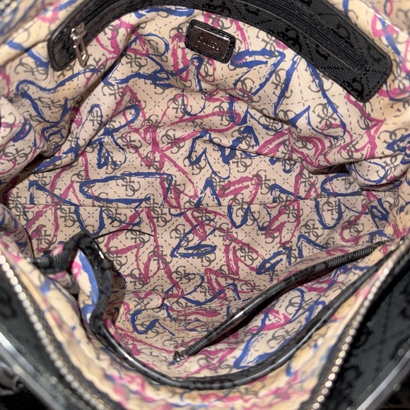 Guess handbag - Picture 7 of 8